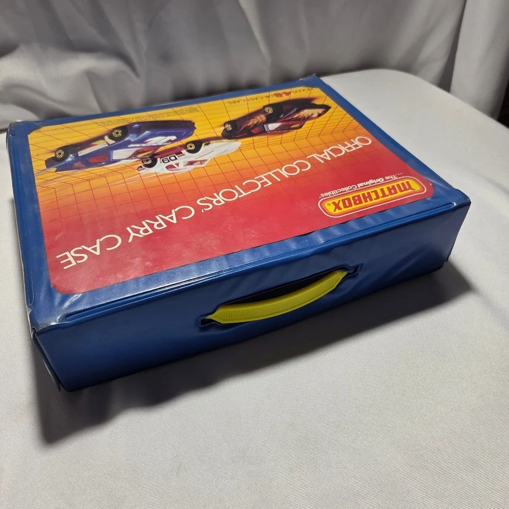 Vintage 1983 Matchbox Carry Case Blue Vinyl with 24 Hot Wheels Matchbox Cars Lot